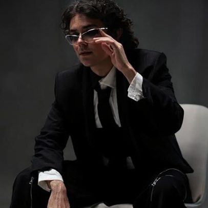 Conheça Dario Mittmann, estilista brasileiro que vestiu Shakira
