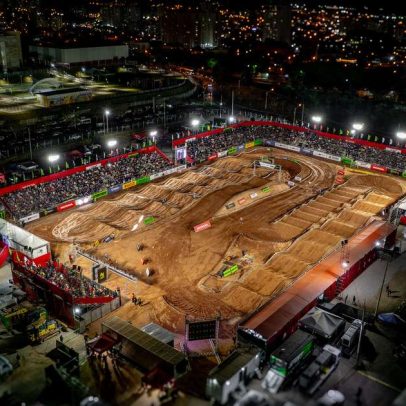 Arena Cross 2026 abre temporada com pilotos internacionais