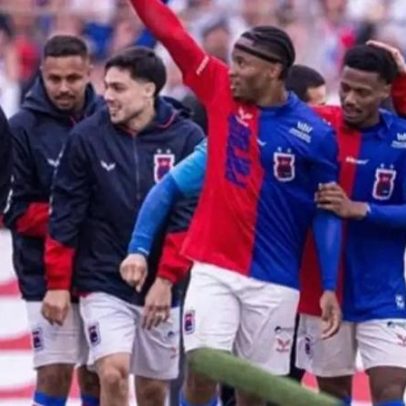 Paraná vence na Vila e volta à elite do Paranaense