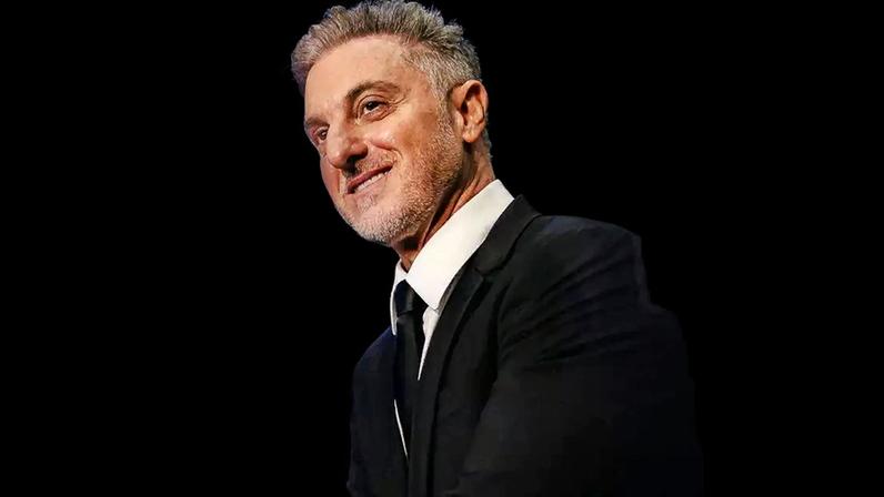Luciano Huck afirmou que não é contra políticas públicas como o Bolsa Família.