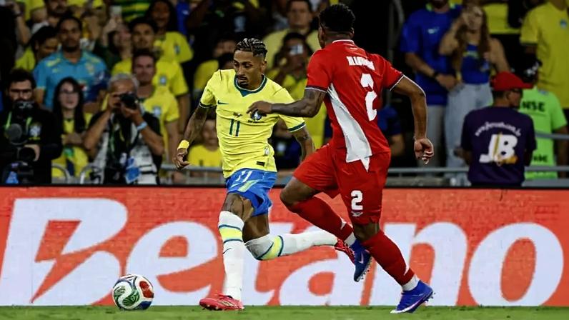 Raphinha deve começar a Copa do Mundo como titular da Seleção –