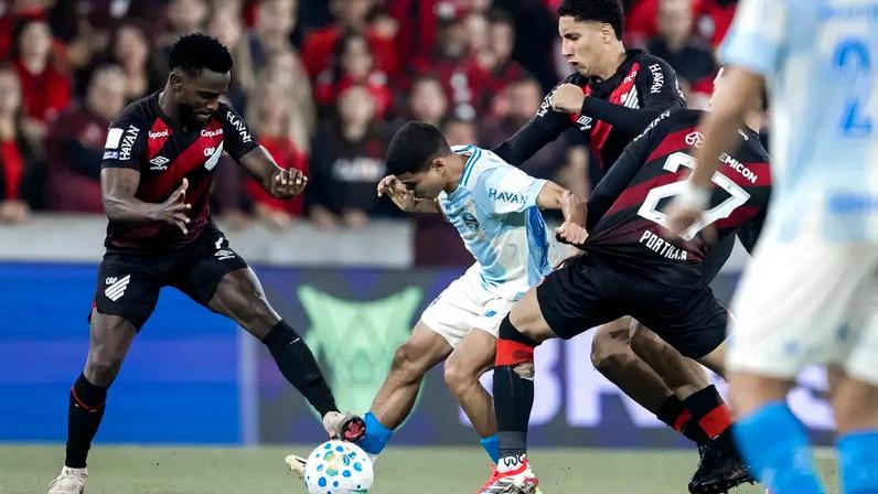 Athletico e Grêmio empatam sem gols