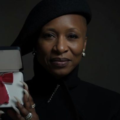 Cynthia Erivo recebe honraria da realeza britânica em cerimônia com William