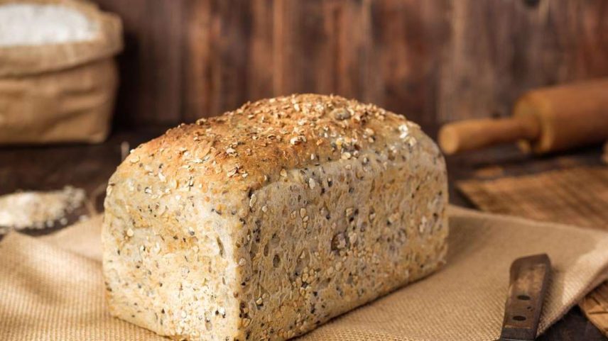 Farinha de linhaça pode ser usada em receitas doces e salgadas para enriquecer a alimentação