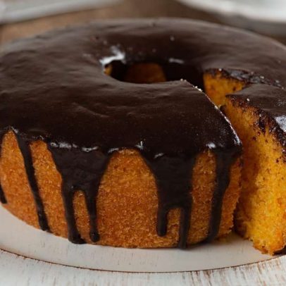 Bolo de cenoura sem farinha e açúcar, sabor sem glúten