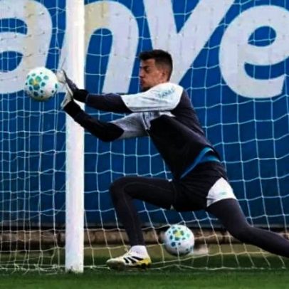 Luís Castro aposta em jogador da base contra o Corinthians