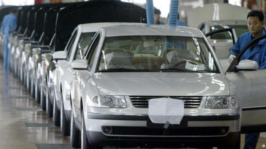 Fábrica da alemã VW na China. Disputas geopolíticas têm colocado empresas em situação delicada