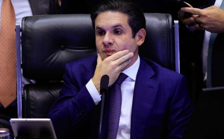 Hugo Motta anuncia acordo com governo Lula para destravar PEC do fim da escala 6x1.