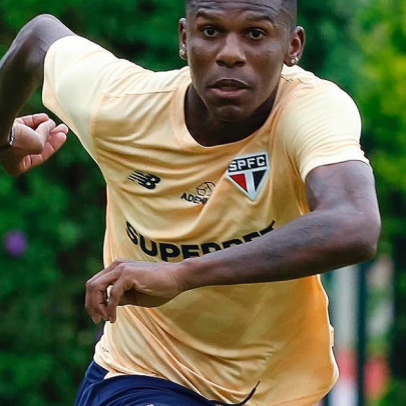 São Paulo reavalia futuro de Arboleda após reunião tensa