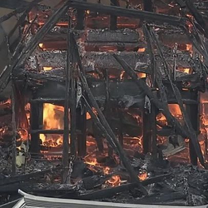 Santuário budista com chama eterna incendiado no Japão