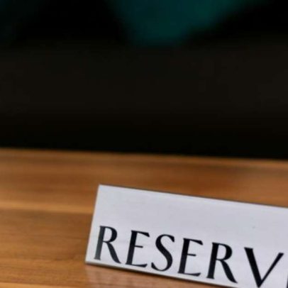 Locais aparentemente públicos exigem autorização para entrada
