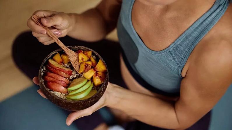 Veja o que comer antes e depois do treino para ganhar massa muscular
