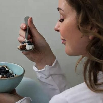 Estudo aponta se comer ao adoecer realmente fortalece a imunidade