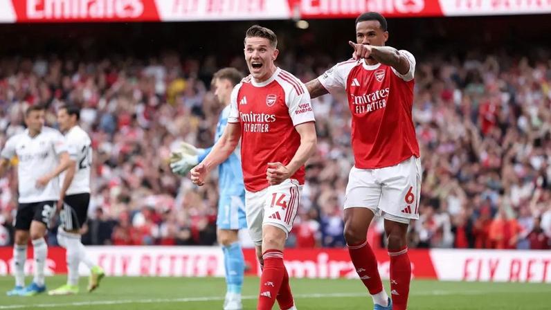 Arsenal vence o Fulham e fica mais perto da conquista da Premier League —