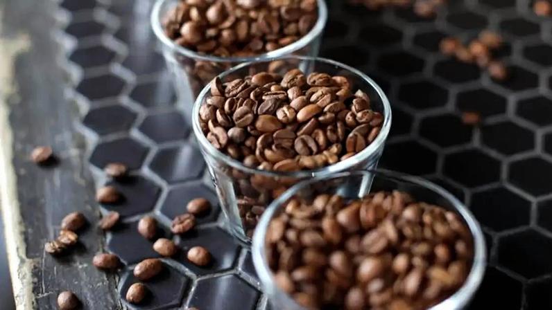 Queridinho de brasileiros, café é uma das principais fontes de cafeína e tem efeitos diretos no organismo