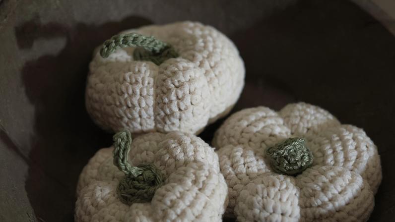 Crochê estimula raciocínio e concentração entre decoração e vestuário