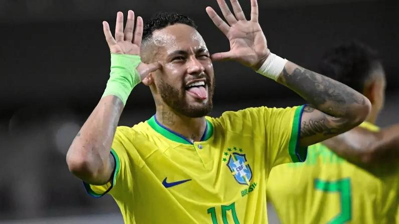 Messi, Neymar e Cristiano estão entre os nomes de jogadores que viraram inspiração para pets