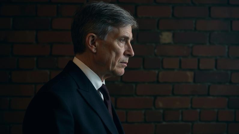 Cillian Murphy retorna ao papel de Tommy Shelby no filme Peaky Blinders: O Homem Imortal