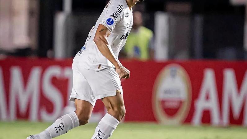 Lucas Veríssimo durante Santos x San Lorenzo pela Copa Sul-Americana –