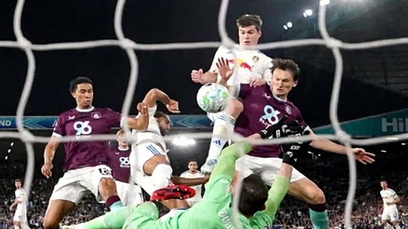 Calvert-Lewin impulsiona Leeds na vitória sobre Burnley, perto da salvação