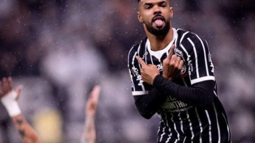 Raniele marcou um dos gols do Corinthians no clássico –