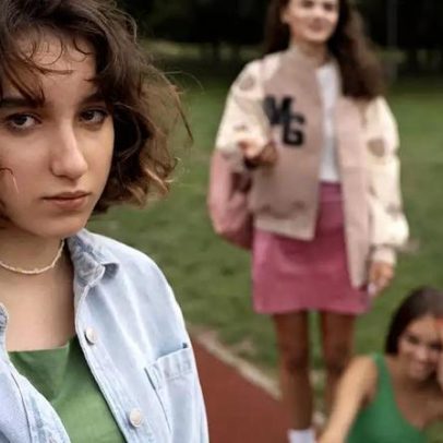 Comportamento adolescente vai além dos hormônios, aponta estudo