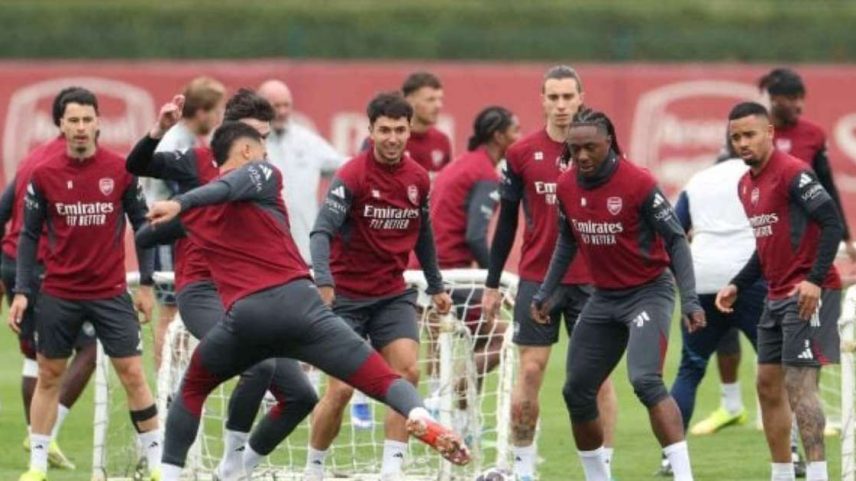 Jogadores do Arsenal durante treinamento da equipe / Jogada10