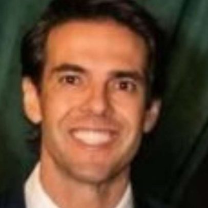 Kaká reúne ex e atual na festa da filha; semelhança entre as duas impressiona
