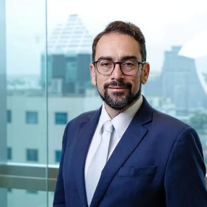 Senador pode pedir dinheiro a banqueiro?