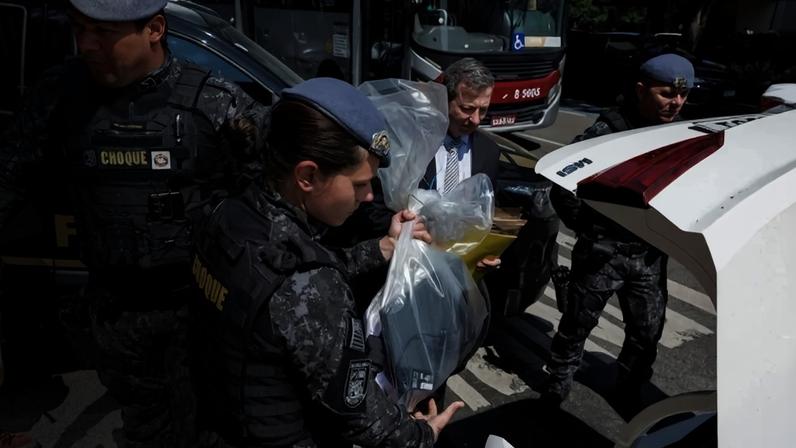 Projetos de lei que equiparam facções a grupos terroristas ganharam impulso após megaoperação policial no Rio de Janeiro no ano passado