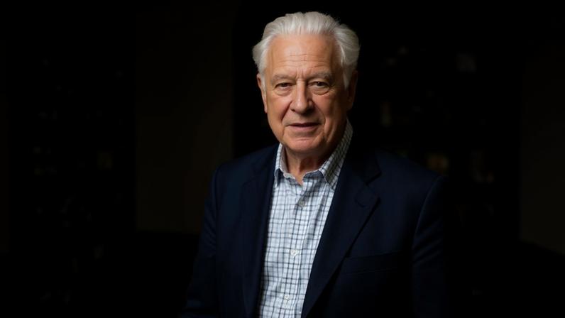 Antonio Fagundes no papel de Arthur Brandão, um magnata do ramo das joias, em *Quem Ama Cuida*, nova novela da Globo