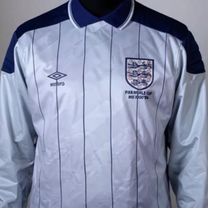 Camisa de goleiro que sofreu gol de Maradona é leiloada por valor milionário