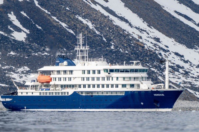 As três pessoas a bordo do MV Hondius foram infectadas por um vírus diferente do identificado no Paraná - (crédito: Divulgação/Stefan Brending/Oceanwide Expeditions)