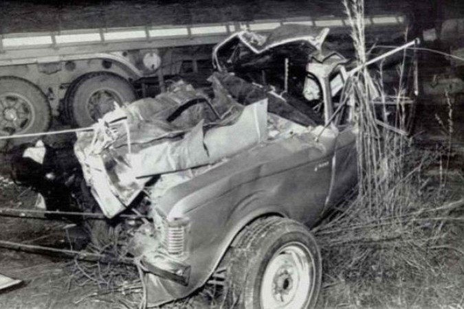 A colisão que matou Juscelino Kubitschek aconteceu na Via Dutra em 22 de agosto de 1976 - (crédito: Arquivo/EM/DA Press)