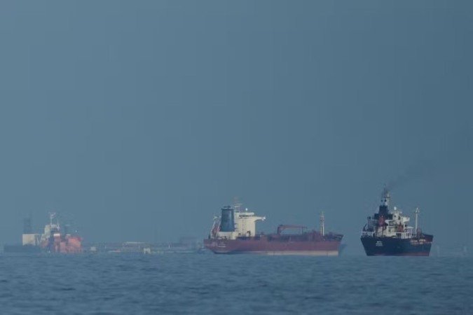 Do lado norte-americano, o Comando Central dos Estados Unidos (CENTCOM) rejeitou as alegações e afirmou que "nenhum navio da Marinha dos EUA foi atingido" - (crédito: AFP)