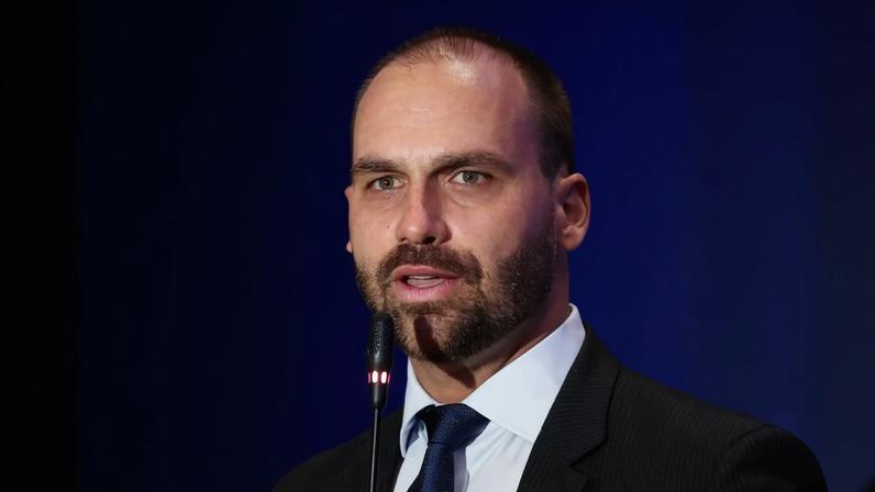 "Meu sincero agradecimento ao presidente Donald Trump, bem como ao secretário de Estado, Marco Rubio, e ao vice-presidente, JD Vance", disse Eduardo, em vídeo publicado na rede social X. - (crédito: Alan Santos/PR)