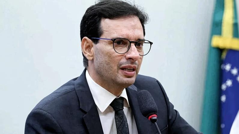 A leitura do relatório, feito pelo deputado Leo Prates (Republicanos-BA), ficou para a próxima segunda-feira (25/5) - (crédito: Kayo Magalhães / Câmara dos Deputados)