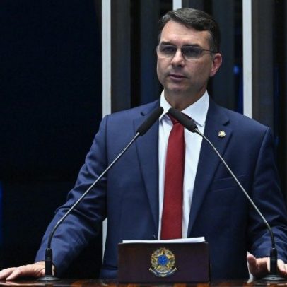 Dinheiro do Master coloca Flávio Bolsonaro sob investigação da PF