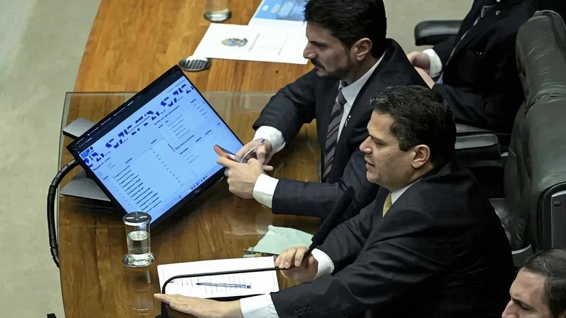 Alcolumbre é acusado pela base do Planaltro, desde a sessão que rejeitou Messias no STF, de ter fechado um acordão com os bolsonaristas - (crédito: Saulo Cruz /Agência Senado)
