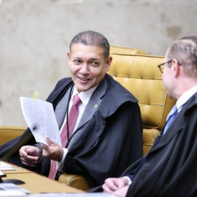Nunes Marques assume presidência do TSE em cerimônia com convite de R$ 800