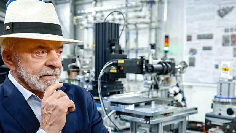 Segundo o boletim médico do hospital, Lula apresenta "evolução satisfatória, conforme o esperado, e sem intercorrências" - (crédito: Ricardo Stuckert / PR)