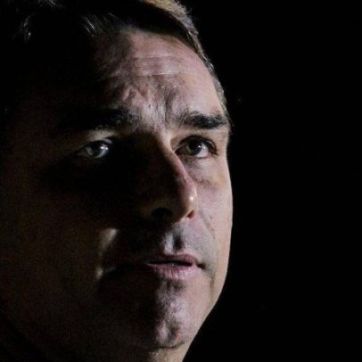Vazamento potencial ameaça candidatura de Flávio Bolsonaro, aponta The Economist
