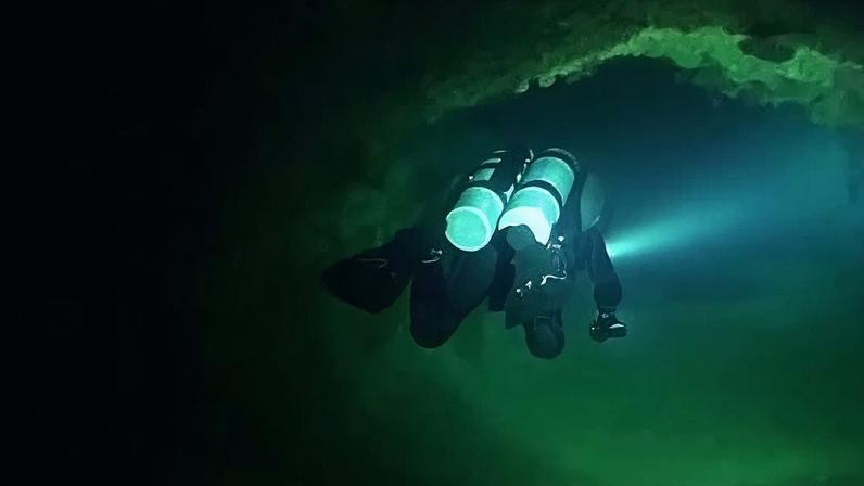 Vídeo de 2014 mostra caverna onde os cinco mergulhadores italianos morreram