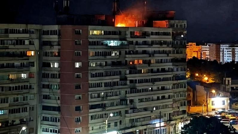 A polícia romena esteve no local da explosão na manhã desta sexta-feira - (crédito: Inquam Photos/George Calin via Reuters)