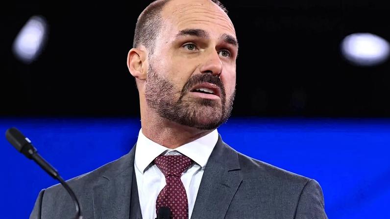 Durante a entrevista, Eduardo justificou o custo da produção ao mencionar o envolvimento do diretor americano Cyrus Nowrasteh e do ator Jim Caviezel - (crédito: SAUL LOEB / AFP)
