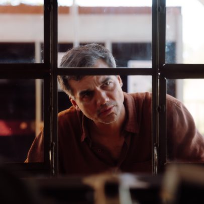 Wagner Moura oferece fortuna por tarefa inusitada em novo filme