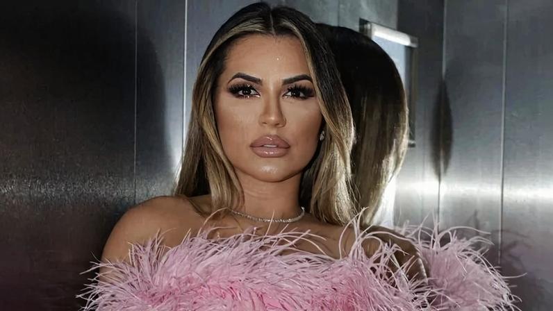 Influenciadora, participante de reality e mais de R$ 65 milhões em imóveis: quem é Deolane Bezerra, presa em operação contra o PCC - (crédito: BBC Geral)