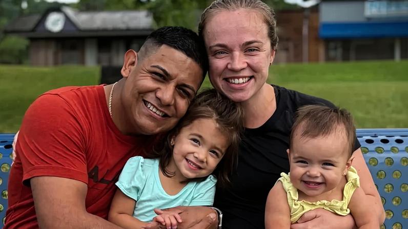 O casal Pérez no dia do casamento, no Estado americano do Missouri