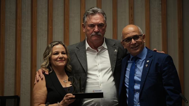 Proposta pelo deputado Pepa, a homenagem destacou a atuação de Antônio Eustáquio de Oliveira no ramo gráfico de Brasília