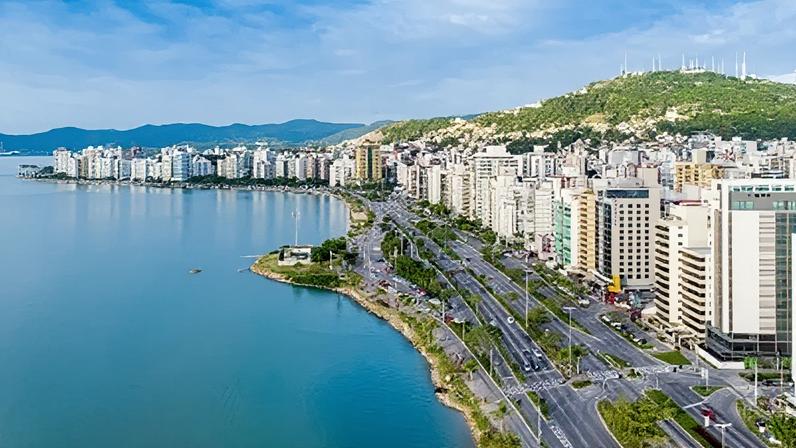Avenida Jornalista Rubens Arruda Ramos, em Florianópolis